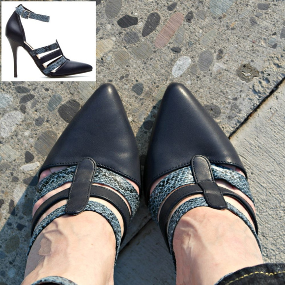 Kiara pointed toe ankle strap pump - Picture 3 of 5